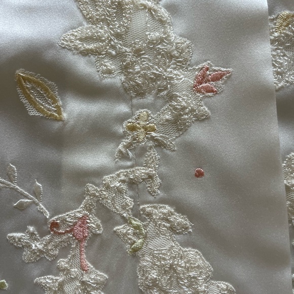 Victoria’s Secret Gold Collection Label Ivory Embroidered Kimono Robe Size M - Picture 6 of 8